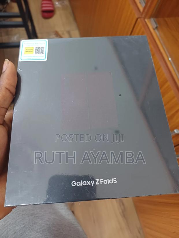 New Samsung Galaxy Z Fold 5 512 GB Gray · Photo 1