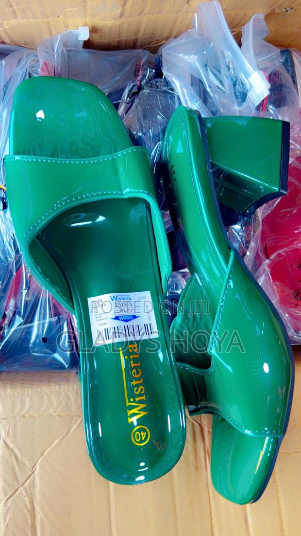 Block Slippers Heels · Photo 4