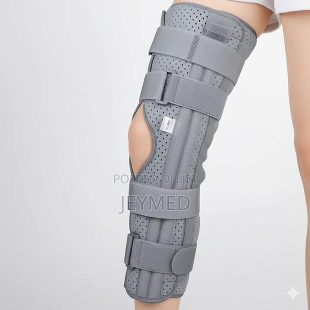 Knee Immobiliser · Photo 1