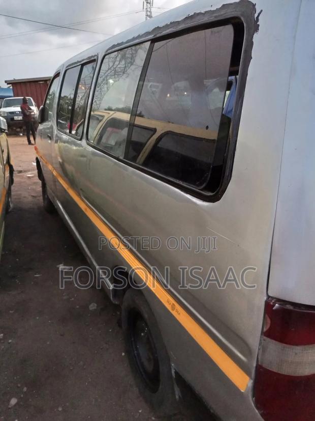 Toyota HiAce 2008 Silver · Photo 1
