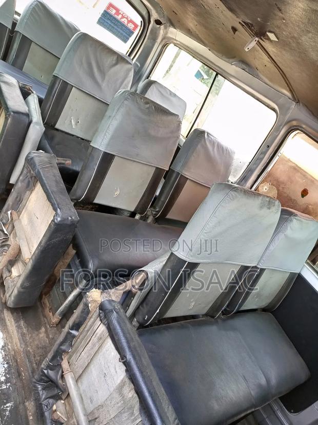 Toyota HiAce 2008 Silver · Photo 5