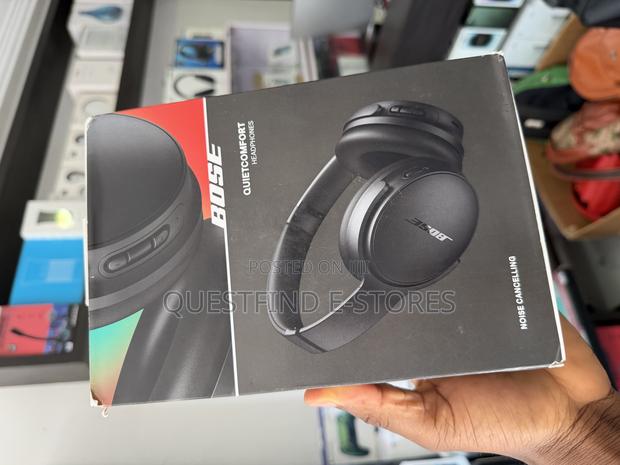 Bose Quietcomfort Headphones · Photo 1