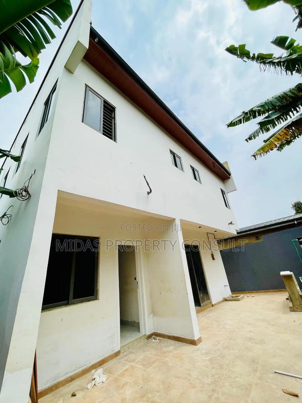 3bdrm House in Kwabenya for sale · Photo 6