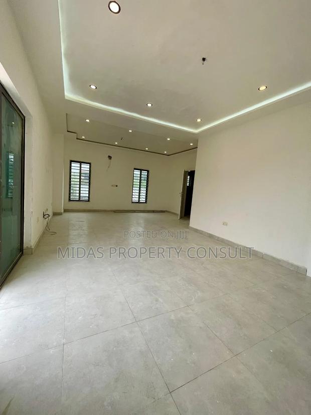 3bdrm House in Kwabenya for sale · Photo 7