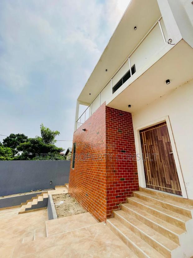 3bdrm House in Kwabenya for sale · Photo 8