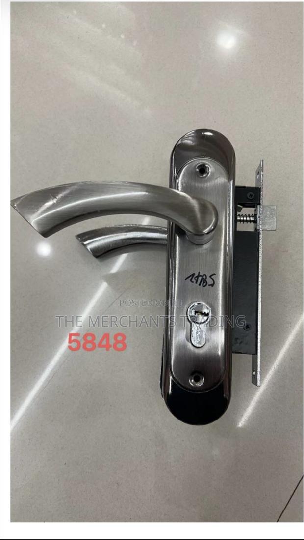 Door Handle Locks · Photo 8