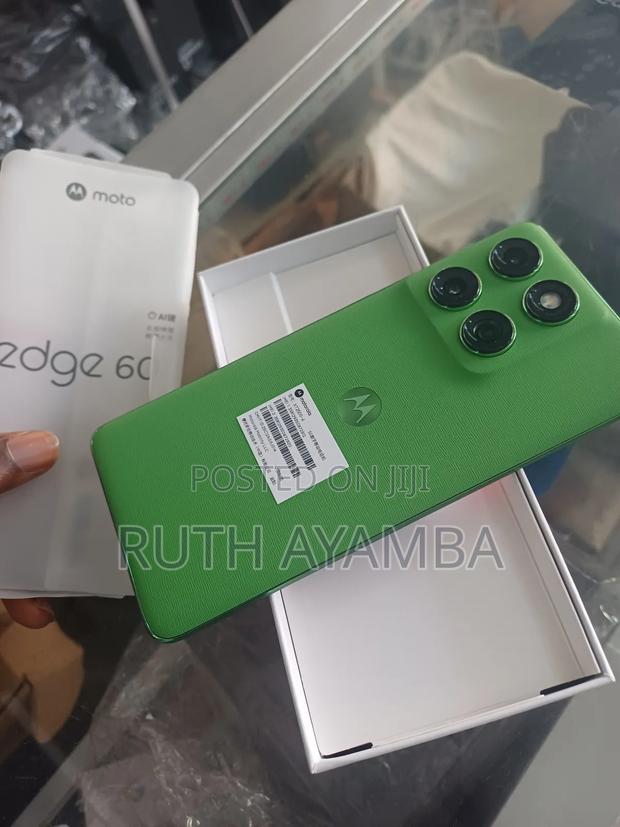 New Motorola Edge 60 Fusion 256 GB Green · Photo 2