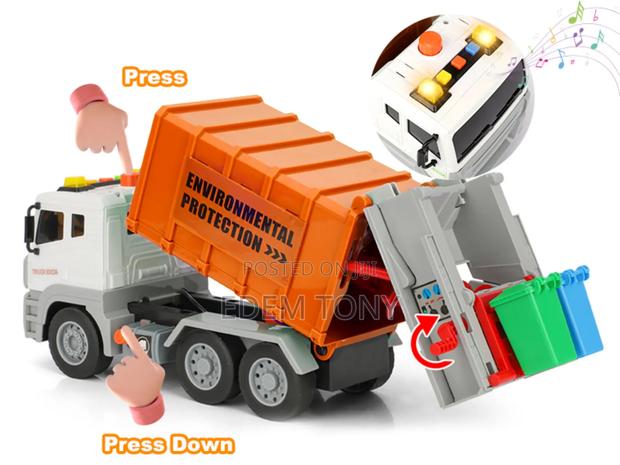 Friction-Powered Toy Sanitation Truck Designed for Kids · Photo 4