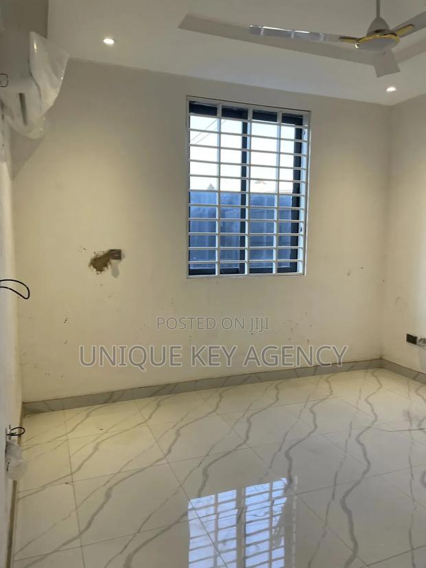 2bdrm Apartment in Unique Key Agency, Manet Junction for rent · Photo 8