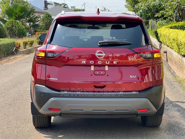 Nissan Rogue SV 2023 Red · Photo 3