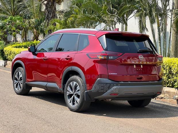 Nissan Rogue SV 2023 Red · Photo 4
