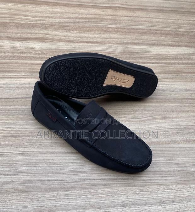 New Men’S Clarks Suede Loafers · Photo 2