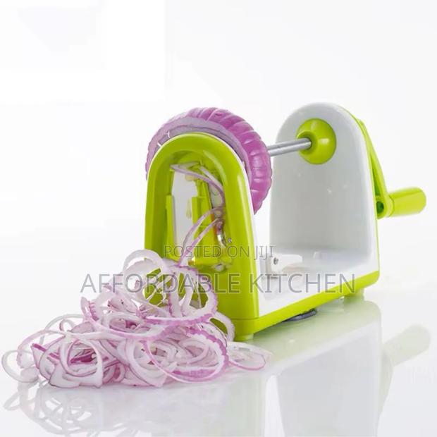 Vegetable Spiralizer or Cutter · Photo 2