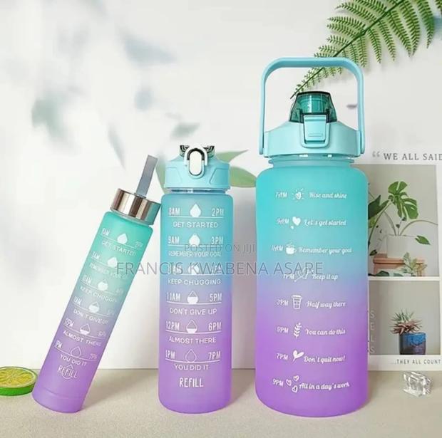 3 in 1 Water Bottle · Photo 2