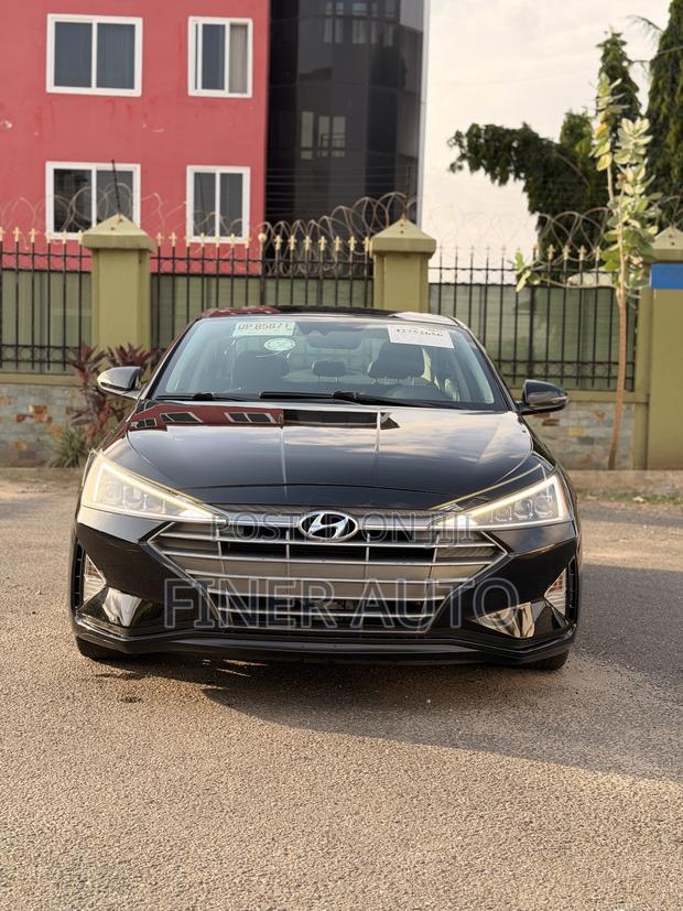 Hyundai Elantra Limited 2019 Black · Photo 2