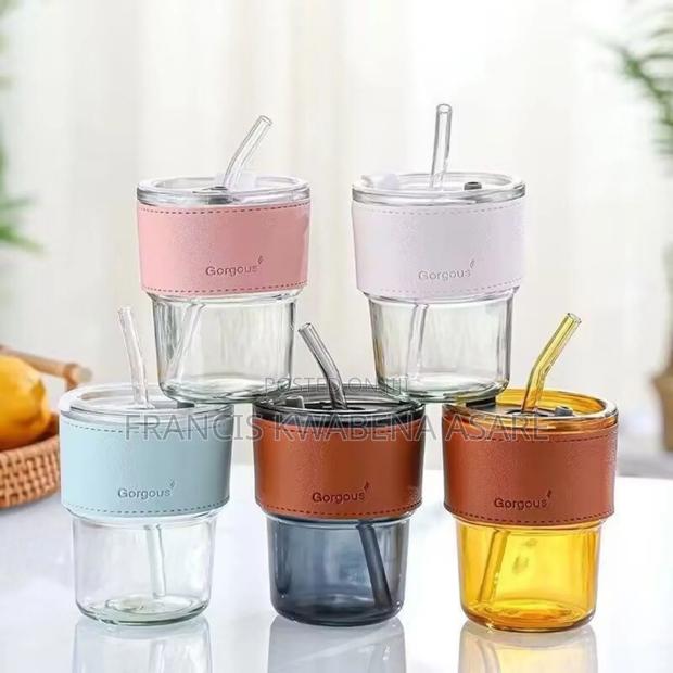 Glass Cup With Steaw · Photo 1
