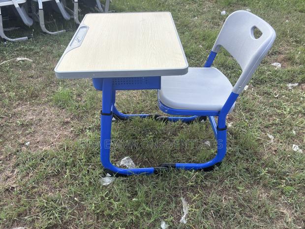 Adjustable Student Desk & Chair · Photo 2