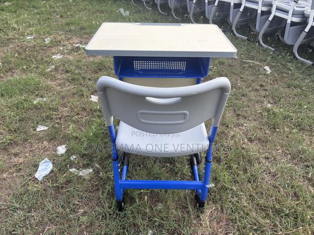 Adjustable Student Desk & Chair · Photo 3