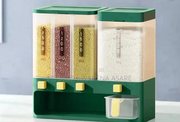 Cereal Dispenser 4 Compartments · Photo 1