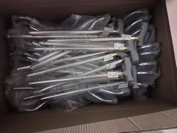 Quad Cane (Crutches) · Photo 2