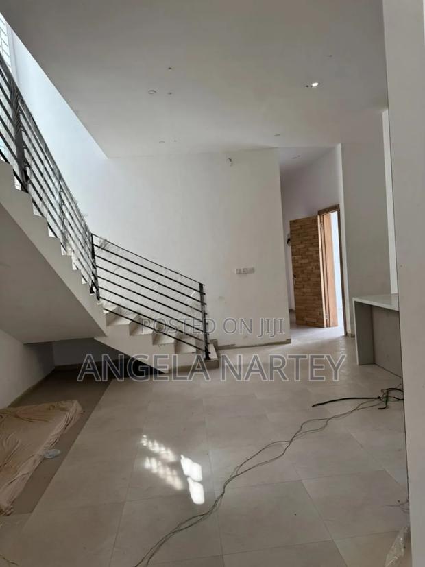 4bdrm House in Community 20 Spintex for sale · Photo 6