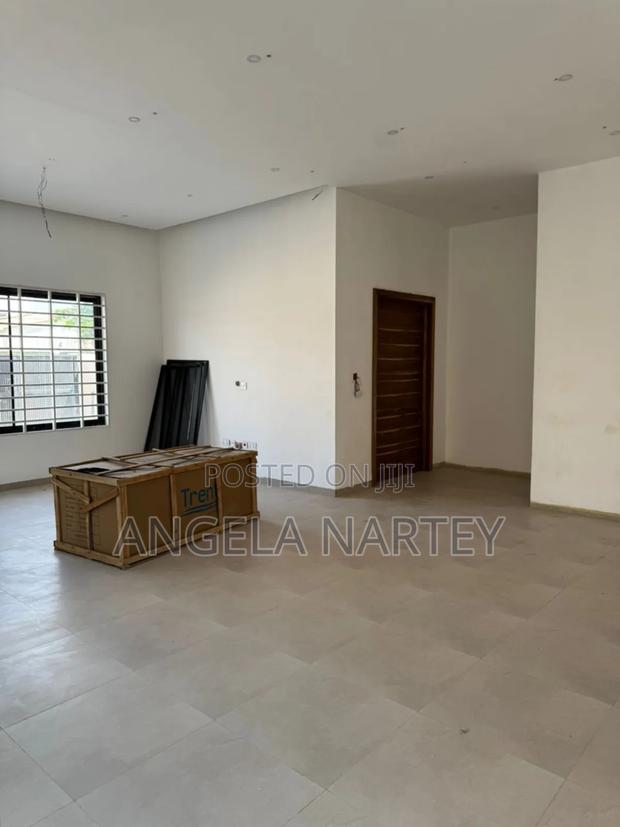 4bdrm House in Community 20 Spintex for sale · Photo 5