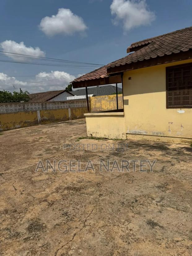2bdrm House in Paraku Estate, Spintex for sale · Photo 4