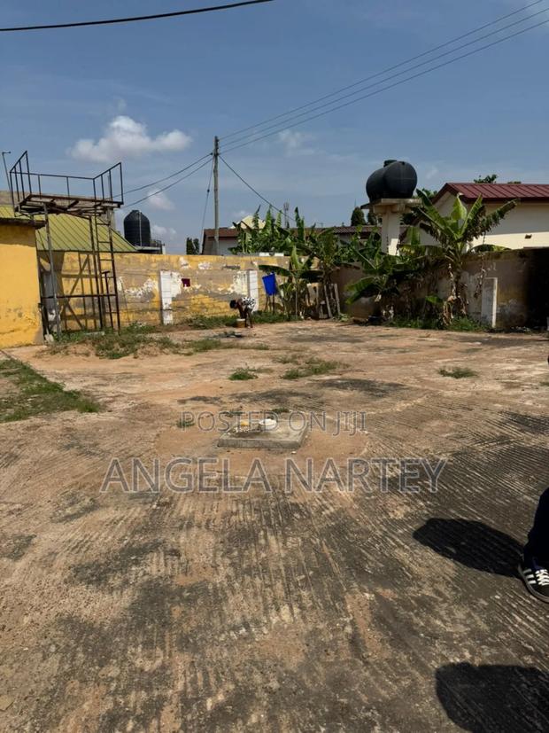 2bdrm House in Paraku Estate, Spintex for sale · Photo 3