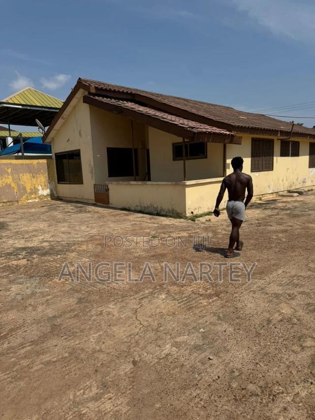 2bdrm House in Paraku Estate, Spintex for sale · Photo 1
