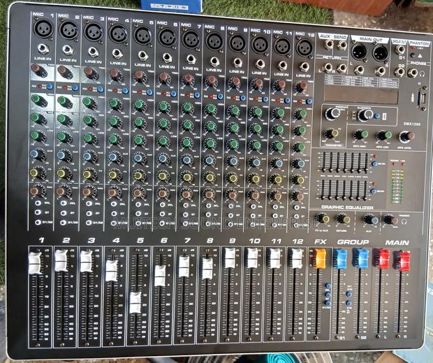 Yamaha Raw Mixer 12 Channels (Smx) · Photo 1