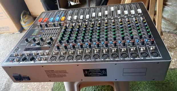Yamaha Raw Mixer 12 Channels (Smx) · Photo 3