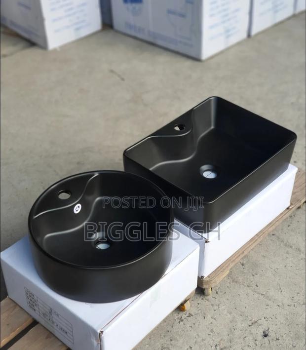 Countertop Basin/Pedicure Bowl- Black · Photo 1