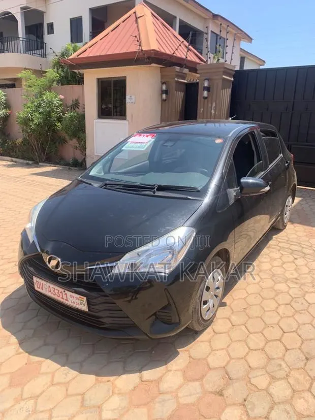 Toyota Vitz 1.0 FWD 5dr 2019 Black · Photo 1