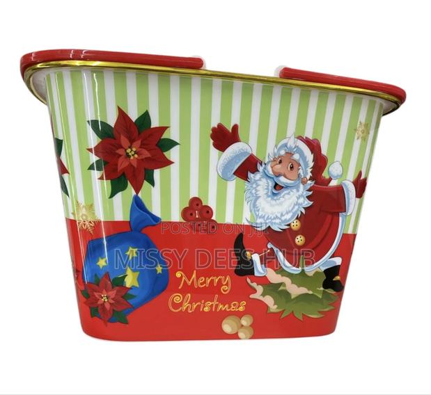 Christmas Themed Plastic Basket · Photo 3