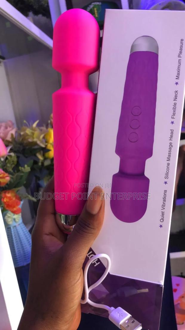 20 Modes Rechargeable Magic Wand Vibrator · Photo 1