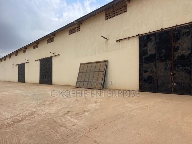 750 SQM Warehouse at Tema Valco Roundabout for Rent · Photo 2