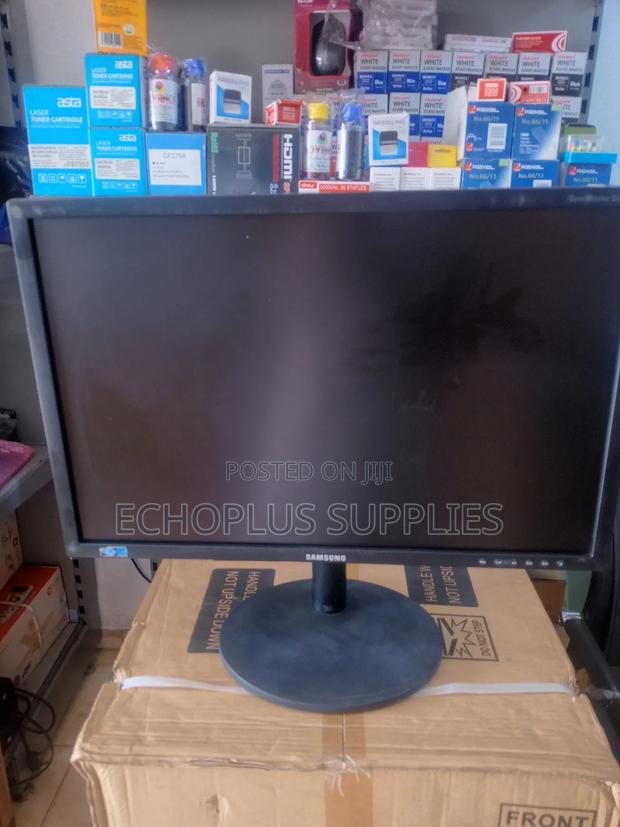 Samsung 24" Led Monitor · Photo 1