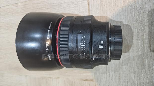 Canon Ef 85mm F/1.2l Ii Usm Lens · Photo 1