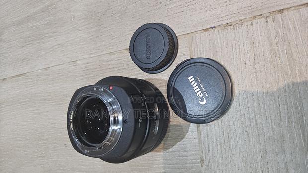 Canon Ef 85mm F/1.2l Ii Usm Lens · Photo 5