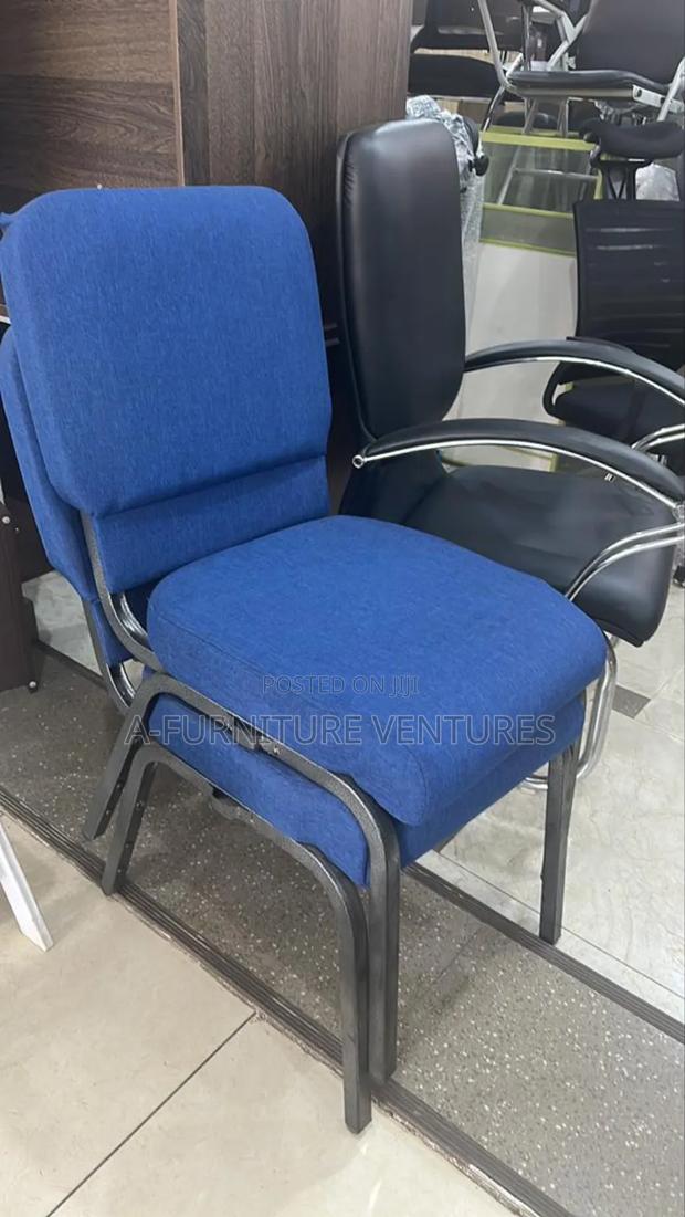 Big Blue Auditorium Chair · Photo 2