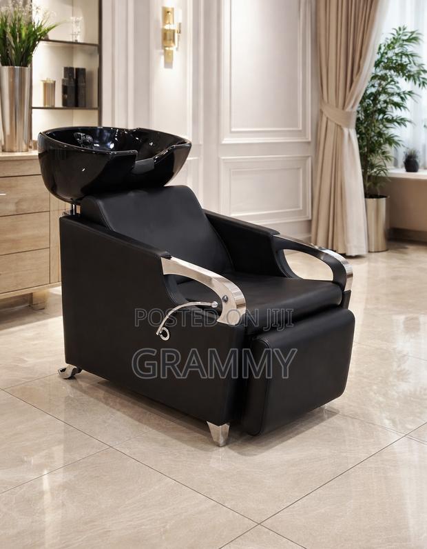 Brand New Shampoo Sink · Photo 1