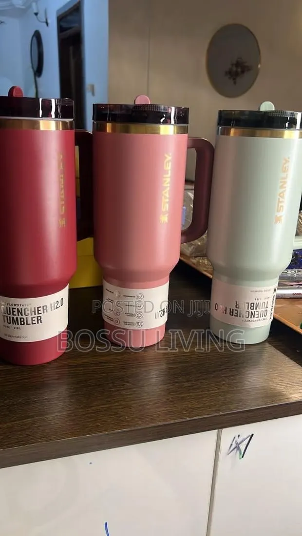 Original Stanley Quencher H2.0 FlowState Tumbler 40oz (1.18L) · Photo 1