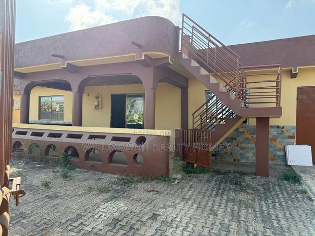 5bdrm House in Community 18 Area, Spintex for rent · Photo 1