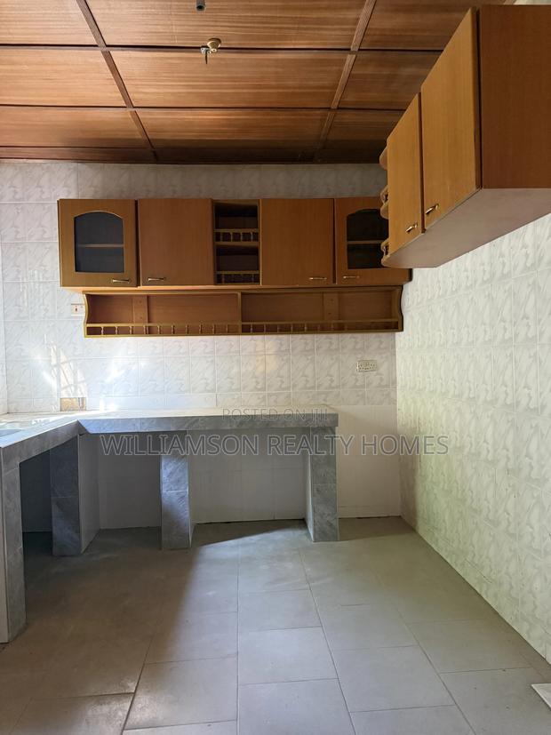5bdrm House in Community 18 Area, Spintex for rent · Photo 3