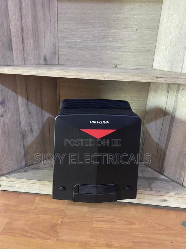 Hikvision Sliding Gate Opener Kit · Photo 1