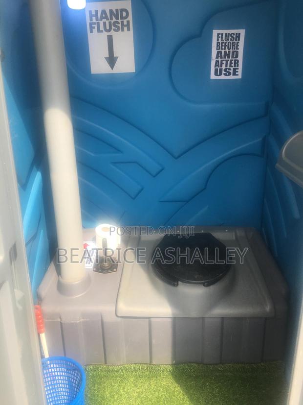Flushable Portable Toilets For Rent · Photo 3