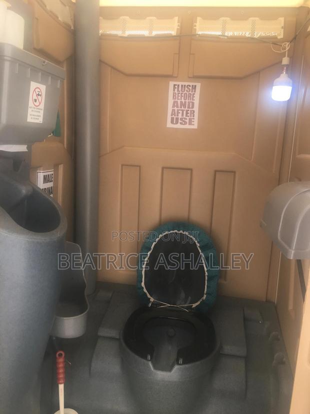 Flushable Portable Toilets For Rent · Photo 7