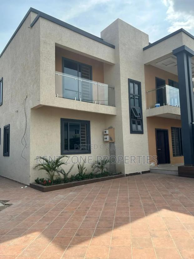4bdrm Duplex in Dome for sale · Photo 1