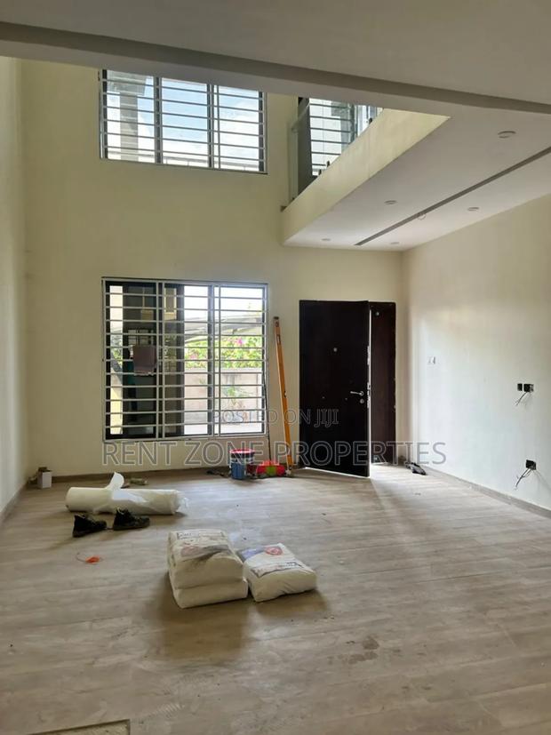 4bdrm Duplex in Dome for sale · Photo 3