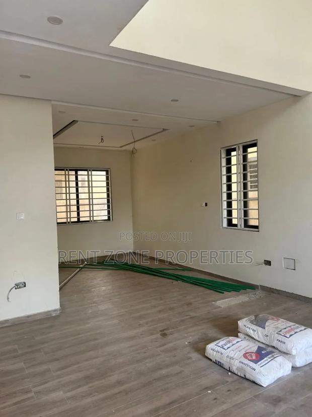 4bdrm Duplex in Dome for sale · Photo 4